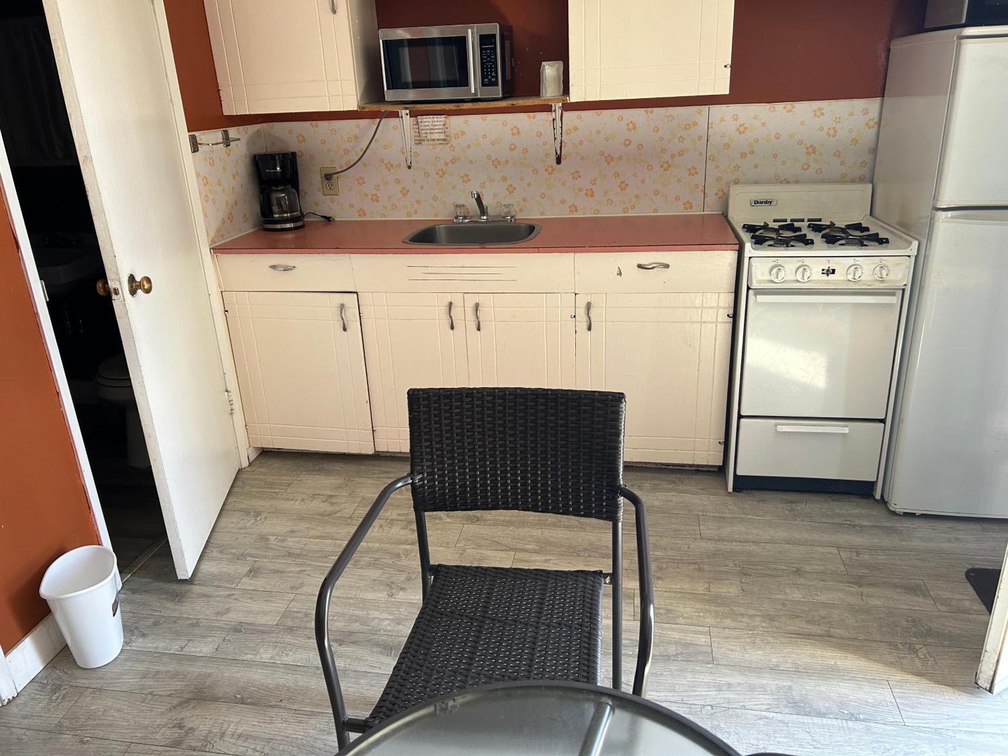 Road Runner Motel Merritt Εξωτερικό φωτογραφία